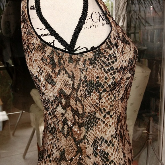 Caché Snakeskin Pattern Top - Picture 4 of 4